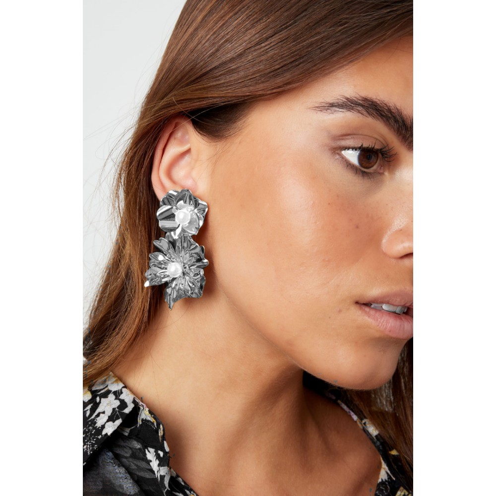 Σκουλαρίκια διπλό λουλούδι με πέρλα ασημί