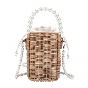 Τσάντα από σκληρή ψάθα και πέρλες 