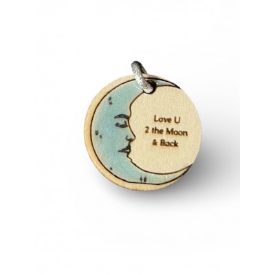 Ξύλινο κρεμαστό μενταγιόν μισοφέγγαρο “love you to the moon and back” 